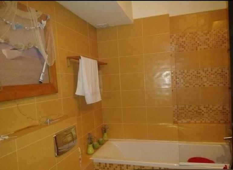 Apartament cu 2 camere semidecomandat în Ronaț