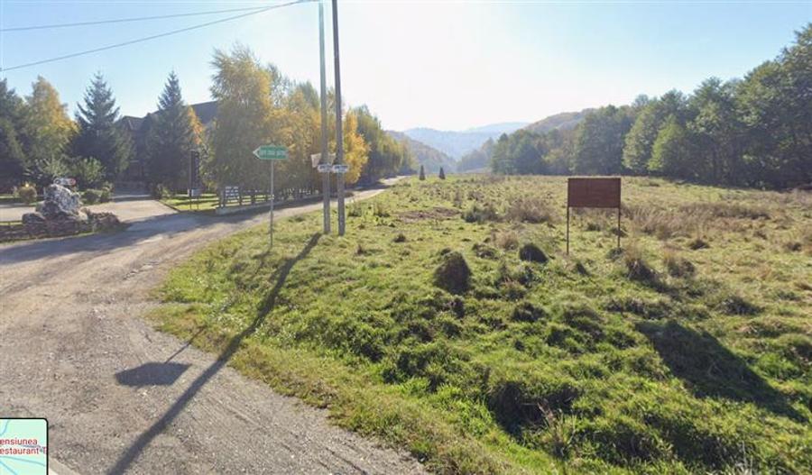 Teren extravilan de 2400 mp, în Cheile Râșnoavei