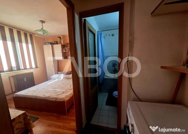 Apartament cu 3 camere semidecomandat în Central