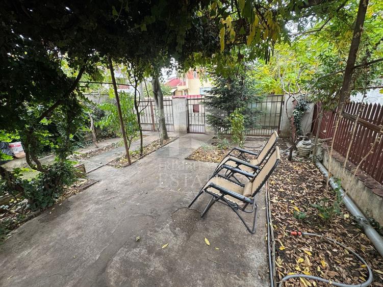 Casă individuală cu 6 camere cu Canalizare în Bucureștii Noi