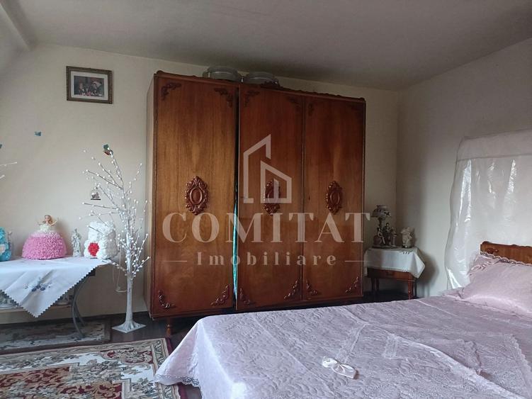 Casă individuală cu 5 camere cu Canalizare în Plopilor