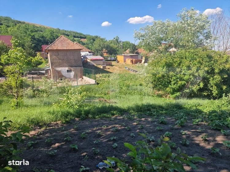Casă cu 2 camere cu Teren 957 Mp în Central