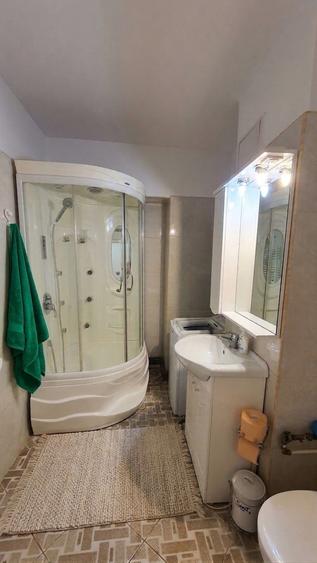 Apartament cu 2 camere decomandat în Nicolina