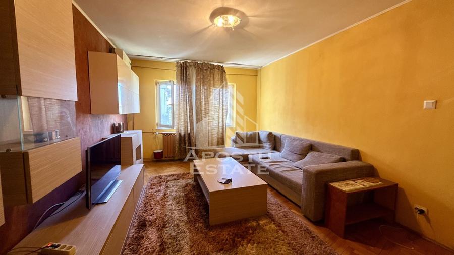 Apartament cu 3 camere decomandat, mobilat în Bucovina