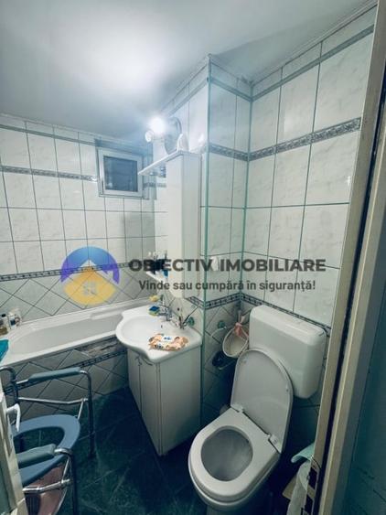 Apartament cu 3 camere decomandat, mobilat în Central