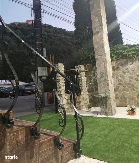 Casă cu 4 camere în Horea