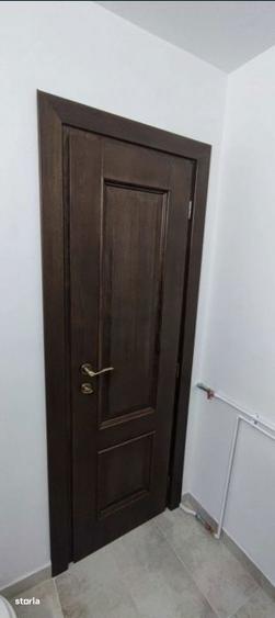 Apartament cu 4 camere semidecomandat în Tei