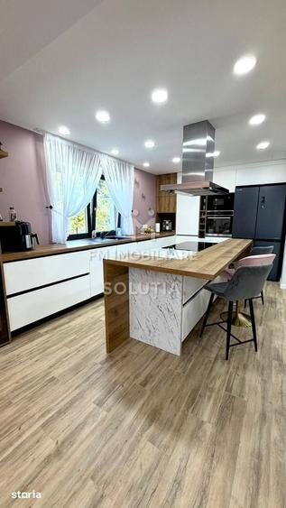 Casă cu 4 camere cu Teren 676 Mp în Groși