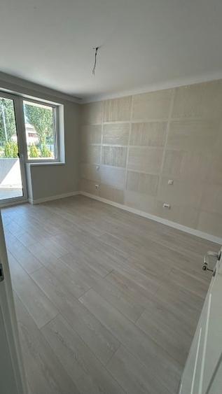 Apartament cu 3 camere decomandat în 1 Decembrie