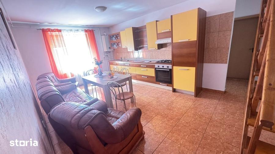 Apartament cu 4 camere în Cetate