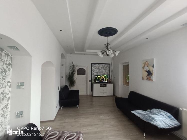 Casă cu 4 camere în Pietriș