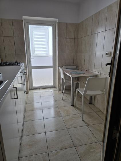 Apartament 3 camere, decomandat, zona Paltinis - Penes Curcanul - 4