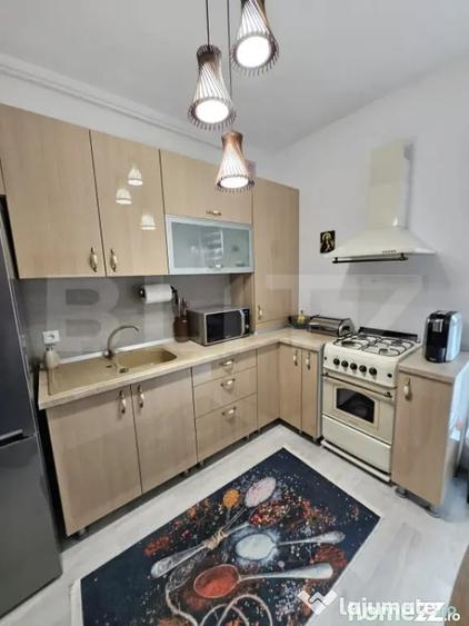 Apartament cu 3 camere decomandat în Central