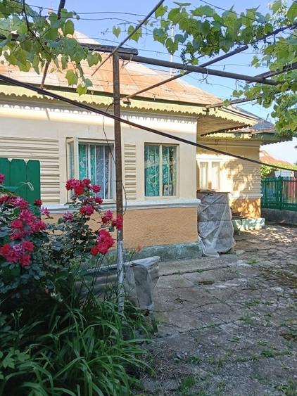 Casă cu 4 camere în Șerbănești