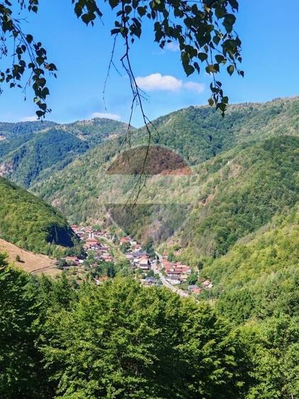 Casă individuală cu 4 camere cu Teren 930 Mp în Valea Ierii