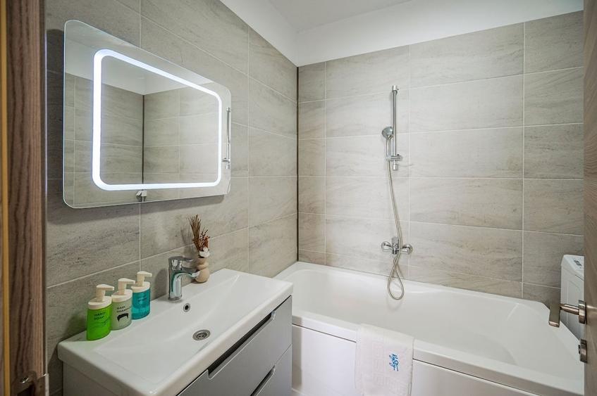 Apartament cu 3 camere decomandat în Mamaia-Sat