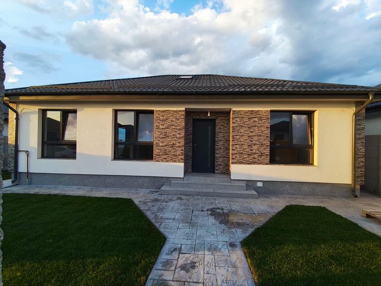 Casă individuală cu 4 camere cu Teren 380 Mp în Bâcu