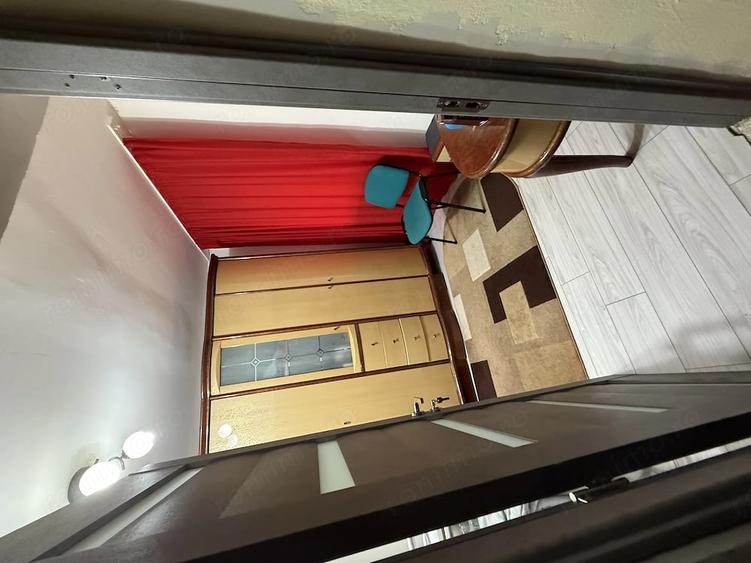 Apartament cu 5 camere decomandat în Central