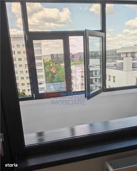 Apartament cu 3 camere semidecomandat în Alexandru cel Bun
