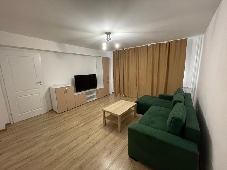 Apartament cu 2 camere decomandat, mobilat în Decebal