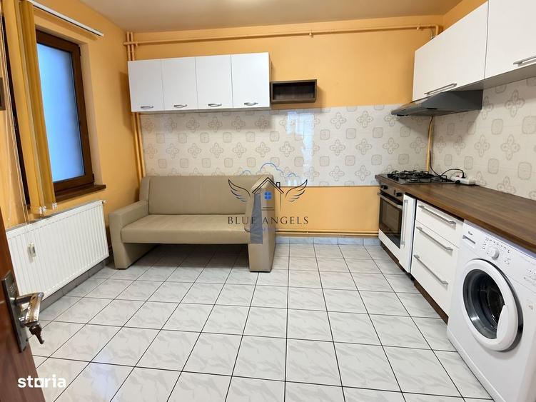 Apartament cu 4 camere semidecomandat în Calea București