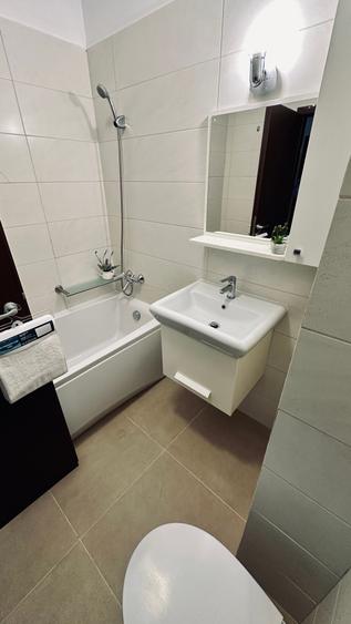 Apartament cu 3 camere semidecomandat în Bună Ziua