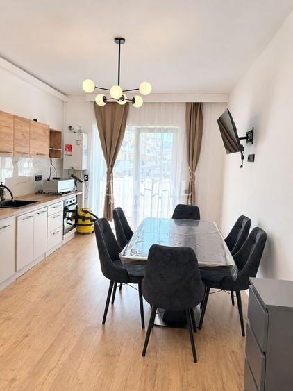 Apartament cu 2 camere semidecomandat, mobilat în Florești