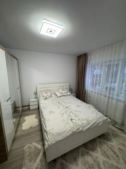 Apartament cu 3 camere decomandat în Ampoi 3