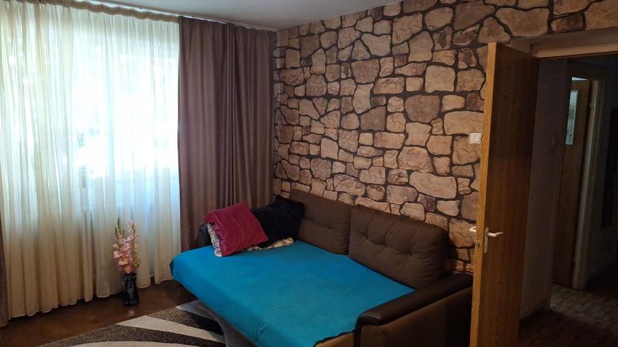 Apartament cu 3 camere semidecomandat în Crângași