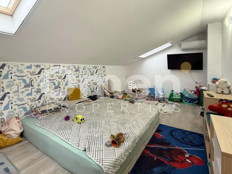 Apartament cu 4 camere decomandat, mobilat în Exterior Vest