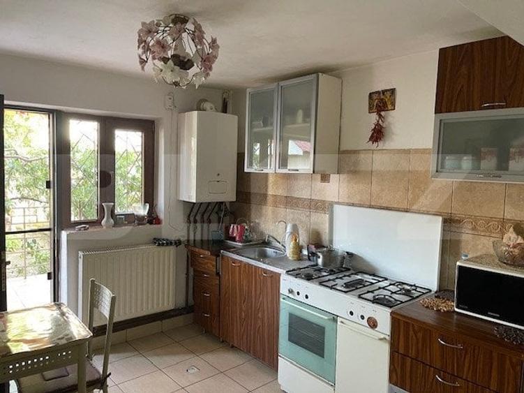 Casă individuală cu 4 camere cu Canalizare în Lascăr Catargiu