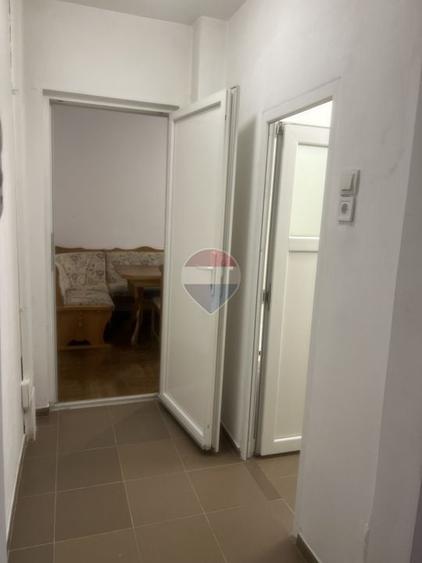 Apartament cu 3 camere decomandat, mobilat în Aurel Vlaicu