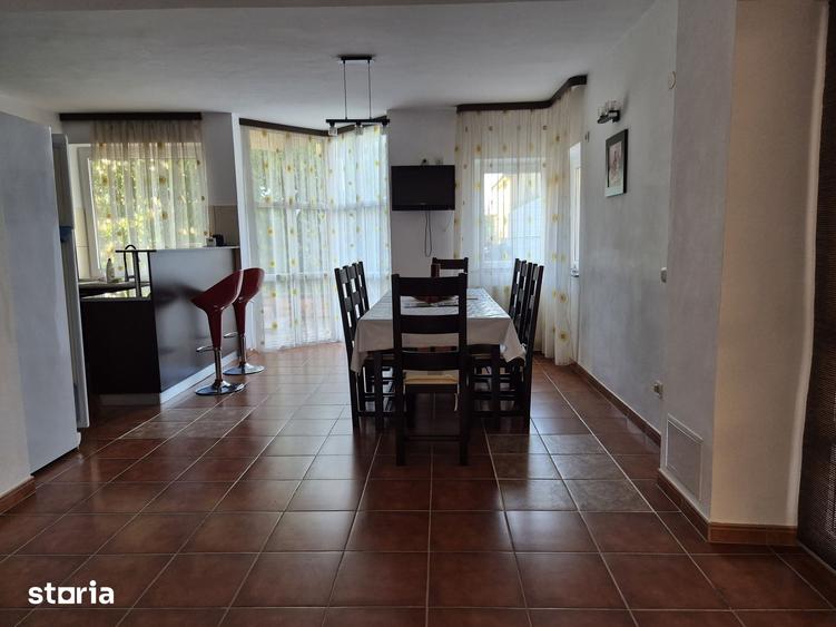 Casă cu 5 camere cu Teren 500 Mp în Bucium