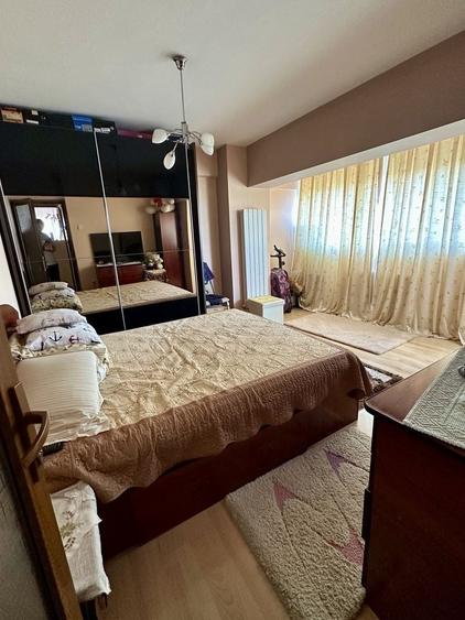 Apartament cu 3 camere decomandat în Viziru 3