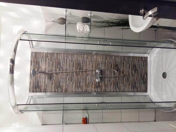 Apartament cu 2 camere decomandat în P-ța Victoriei