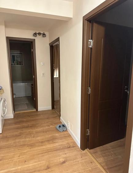 Apartament cu 4 camere decomandat în Otopeni
