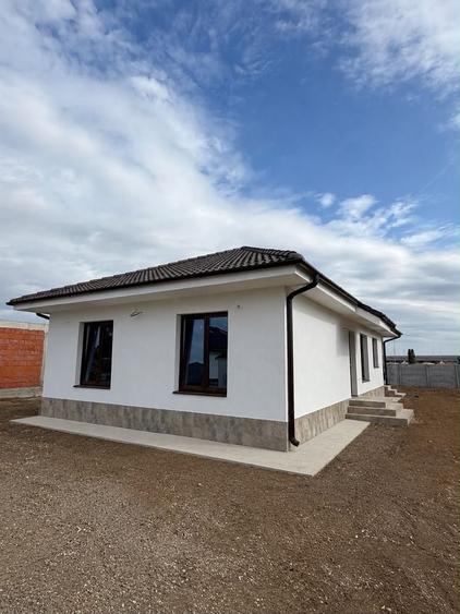 Casă cu 3 camere în Sântandrei