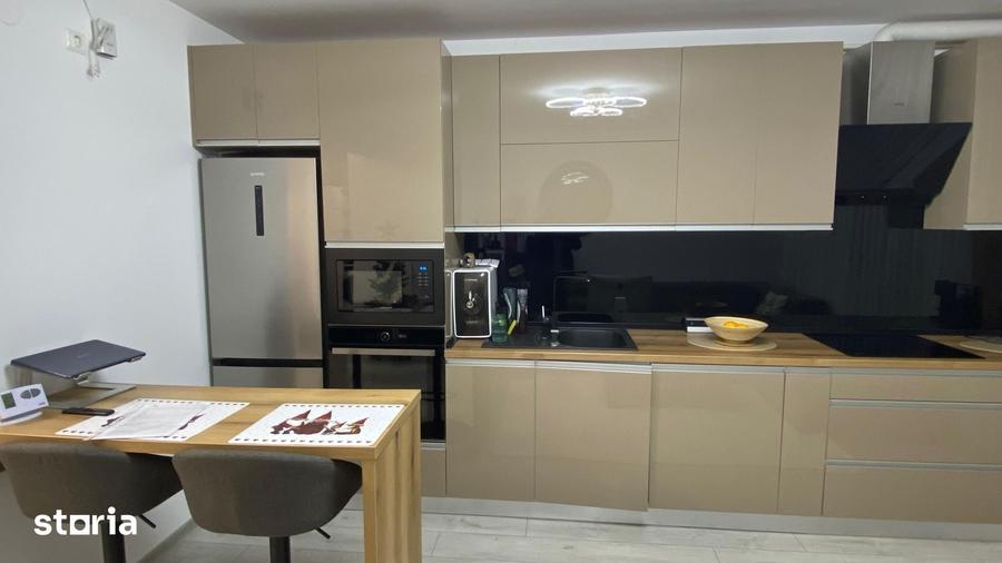 Apartament cu 3 camere semidecomandat în Lazaret