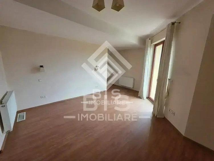 Casă individuală cu 6 camere cu Canalizare în Unirea
