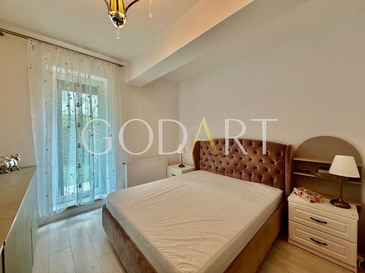 Apartament cu 3 camere decomandat, mobilat în Titan