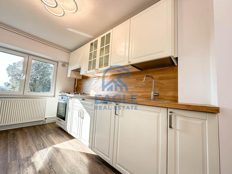 Apartament cu 3 camere decomandat, mobilat în Faleza Nord