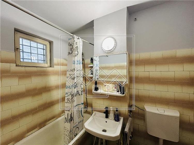 Ap semidecomandat, 2 camere, balcon inchis, 53 mp + 7 mp - M.Viteazu - 12
