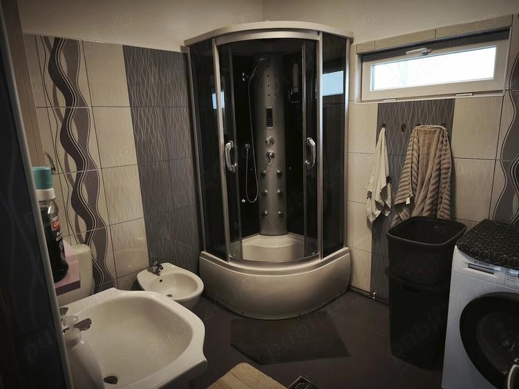 Casă cu 2 camere cu Teren 905 Mp în Central