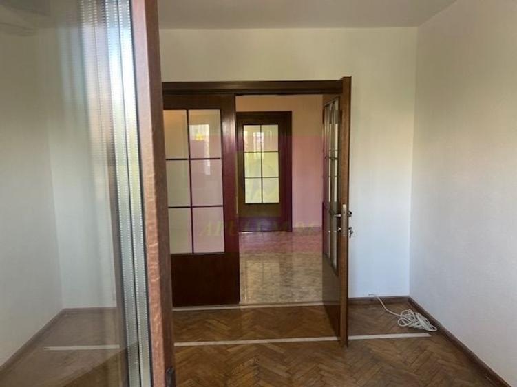 Apartament cu 4 camere decomandat în Unirii