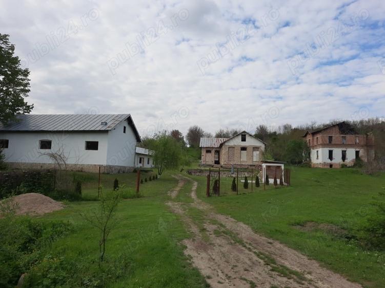 Spațiu comercial, de 723 mp, în Valea Cricovului