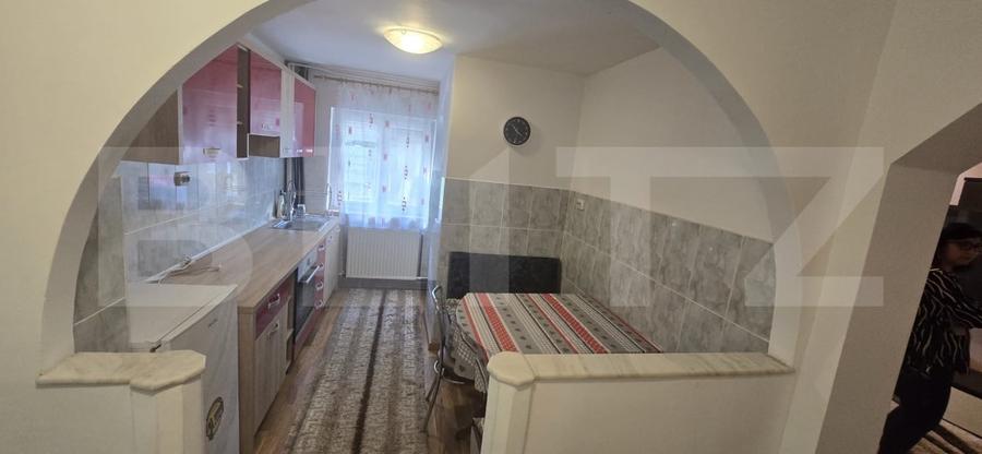 Apartament cu 3 camere decomandat, mobilat în Micro 16