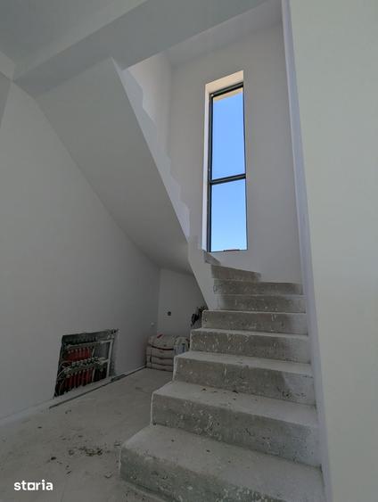 Casă cu 4 camere cu Teren 310 Mp în Cristian