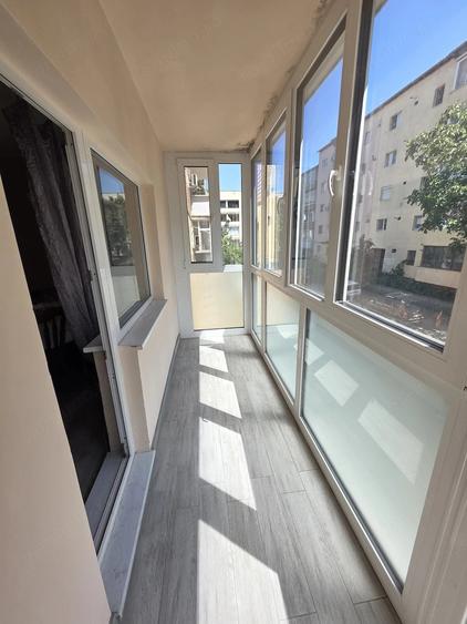 Apartament cu 2 camere semidecomandat în Girocului