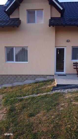 Casă cu 4 camere cu Teren 176 Mp în Central