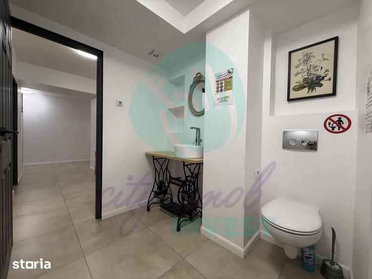 Casă cu 10 camere cu Teren 215 Mp în Tei